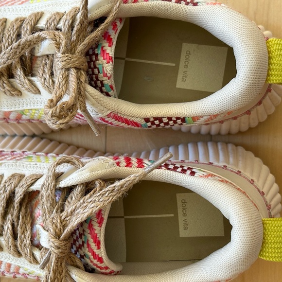 Dolce Vita Women’s Daran Wedge Sneaker - Picture 11 of 14